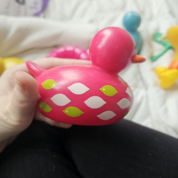 Colorful Bath Toy Set - Picture 3 of 4